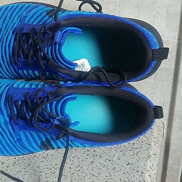 Nike Shoes - Picture 8 of 8